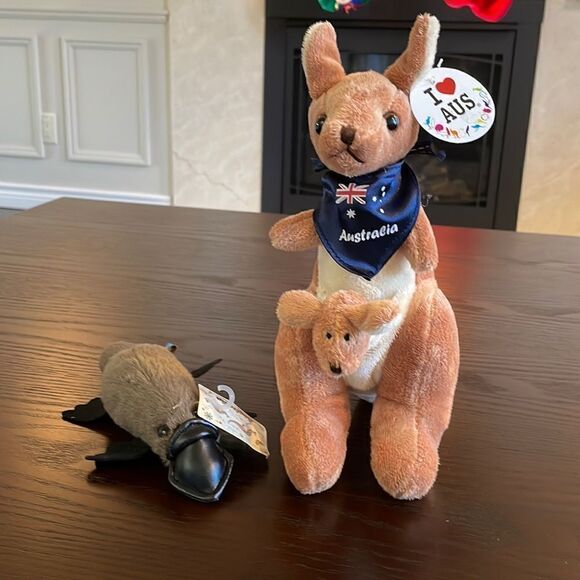 Australian Kangaroo and Platypus NWT Excellent Condition Souvenirs from Aus - Picture 1 of 15